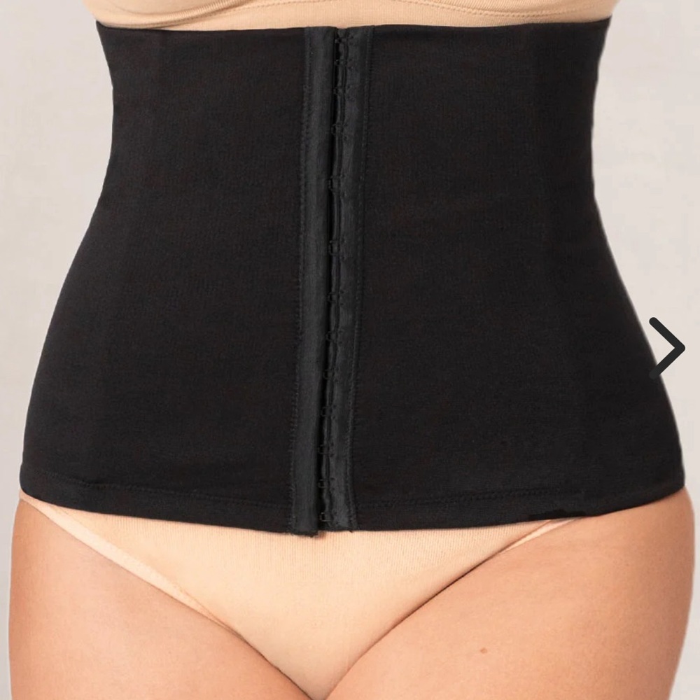Empetua waist trainer size M from Shapermint, black